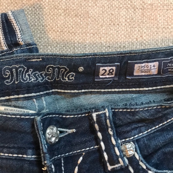 Miss Me Jeans size 28 Boot Cut EUC - Picture 5 of 8